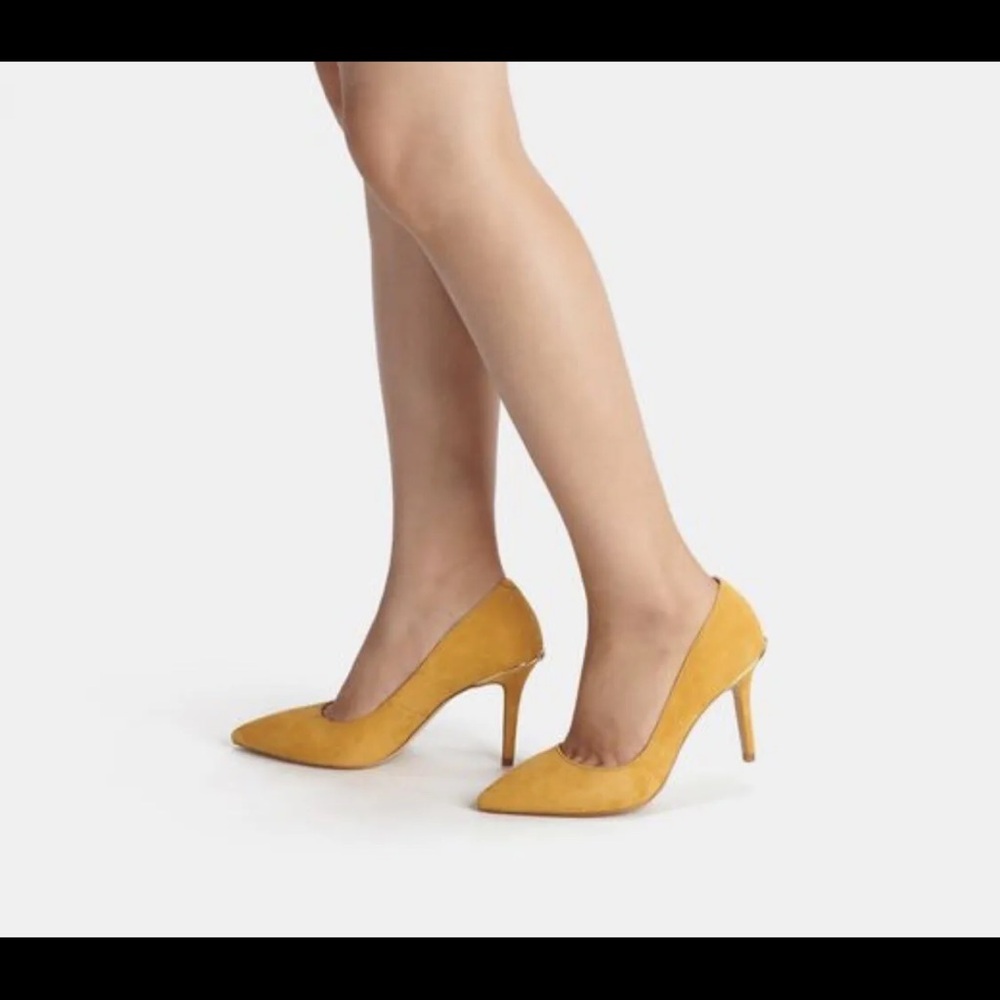 Coach Mustard Yellow Pointed Heels - Picture 5 of 8